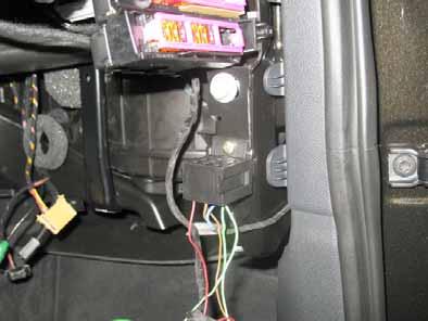ZR/0 Connection of time-delay relay 6 4 8 4.5 mm dia. hole at position. Route ZR wiring harness to glove compartment lighting connector! 5.