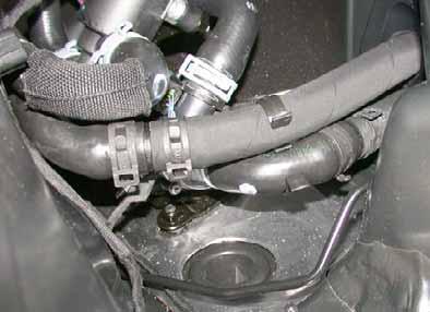 Hose of engine outlet Spacer bracket