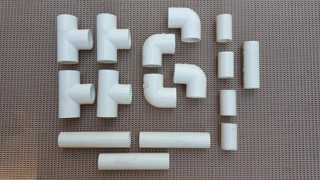DIY ipad Stand 1 PVC Parts List (16 Pieces) Four ½ Tees o Four ½ 90
