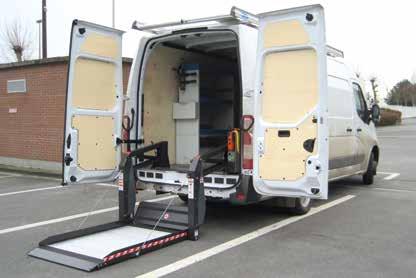 Lift for vans, trucks, trailers and semi-trailers DH-P2.07 750 kg The DH-P2.07 is the heavy-duty execution of the DHOLLANDIA range of internally mounted lifts.