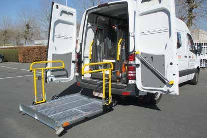 Passenger lift for minibuses and ambulances DH-LSPH.05 500 kg The DH-LSPH responds to the growing demand for more robust passenger lifts with higher capacity and increased platform surface.