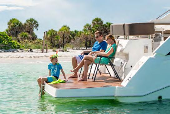 The 405 HTS is perfectly sized and powered for your boating style and waterborne adventures.