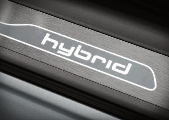 The hybrid-specific paint colour Arctic silver, metallic, and the cast aluminium wheels in 10-arm turbine