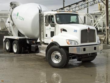 Medium-Duty Trucks Deliver Benefits 38 A typical Class 7 truck on the road for 45,000 miles each year.