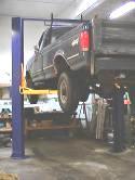 9. Always be alert to ensure the top of a vehicle has enough clearance to avoid hitting ceiling fixtures. 10. Do not modify the lift with any components not approved by the manufacturer. 11.