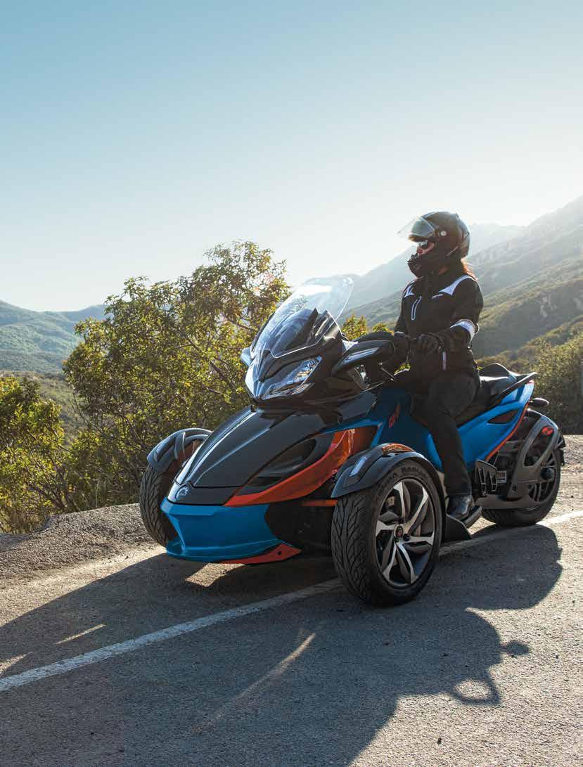 It offers excellent wind protection with easily adjustable windshield height and side deflectors for changing conditions.