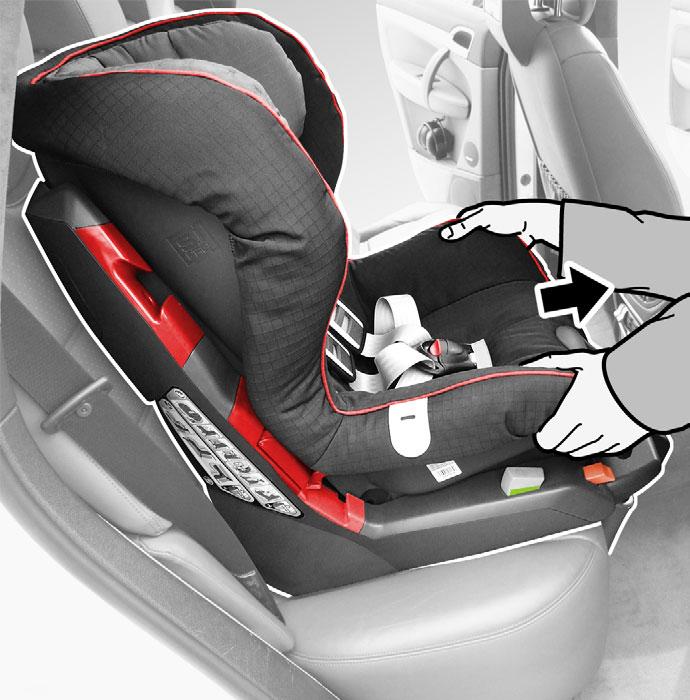7. Pull on the Porsche Junior Seat ISOFIX child seat to check whether it is engaged on both sides. 8.