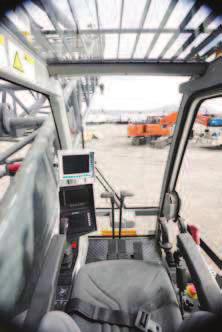 OPERATORS CAB Sliding-door cab with large area windows, near and far