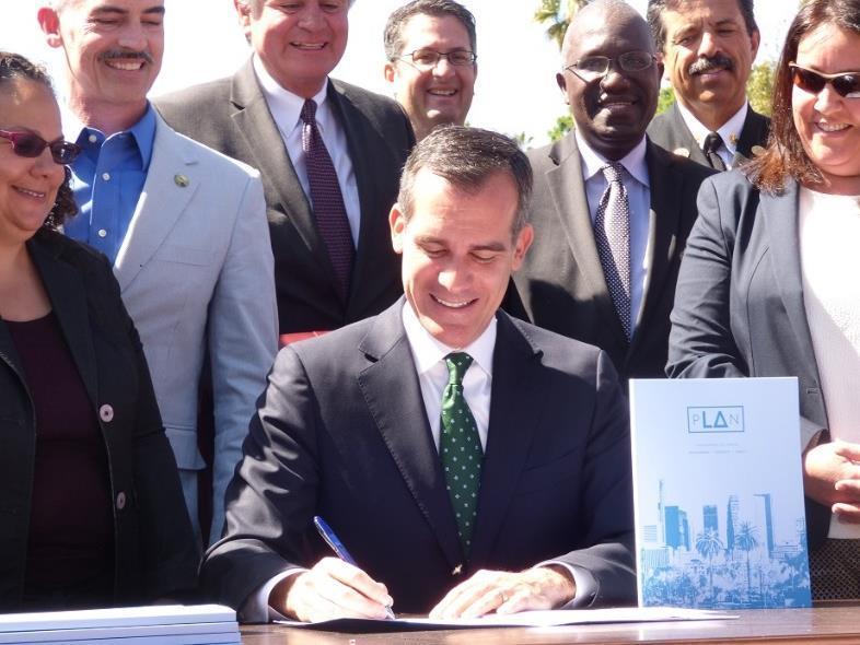 2 LA IS A GLOBAL SUSTAINABILITY LEADER Our sustainability plan pushes L.A. to speed adoption