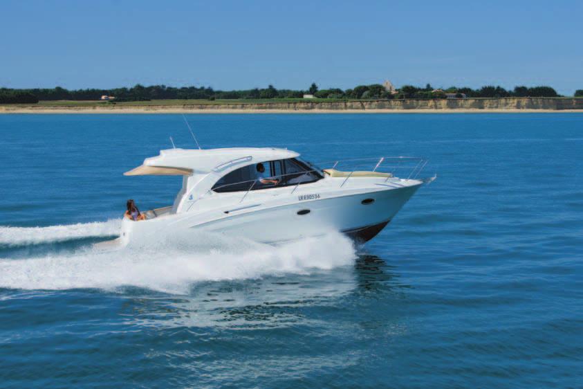 ANTARES 0 S Profile : The Antares 0 S retains all the advantages of the Antares 0, without the flybridge.