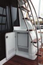 bolster function seat and fully-equipped instrument panel Cockpit / Wheelhouse 6 8 7.