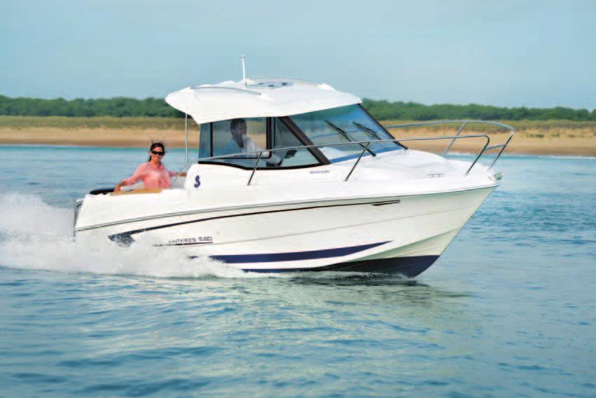 ANTARES.80 Profile : The first outboard motor boat of the range, the Antares.
