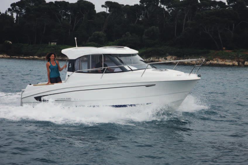 ANTARES 6.80 Profile : In the tradition of the new.80 and 7.0 outboards, the Antares 6.80 improves on the 60 it replaces, with increased performance and a new hull approved for engines of up to hp.