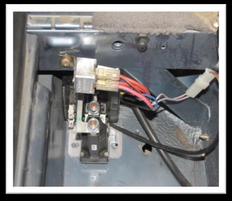 Aux. Battery and Isolator ISOLATOR MOUNTING ALL YEAR VANAGONS Fig.1 1. Disconnect ground from main battery under passenger seat 2. Remove driver seat 3.