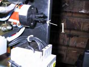 AT THE END OF THE OPERATION CHECK THE ROTATION WAY OF THE HYDRAULIC MOTOR: IF IT IS WRONG REVERSE TWO SWITCH WIRES ONLY. 5.