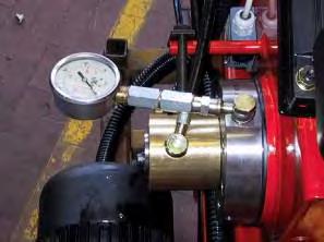 2. DO NOT OVERFILL THE RESERVOIR BECAUSE THE OIL IN EXCESS WILL COME OFF THROUGH THE STOPPER WHILE MACHINE IS OPERATING. The hydraulic oil does not need to be replaced: It only must be refilled. 6.