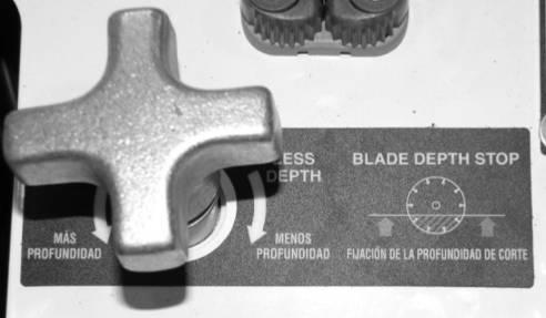 Align the blade and pointers with the cutting line. 2. Increase the water flow and adjust the blade lowering speed if necessary. 3. Slowly lower the blade until it just contacts the concrete surface.