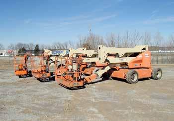of 11 JLG 600S
