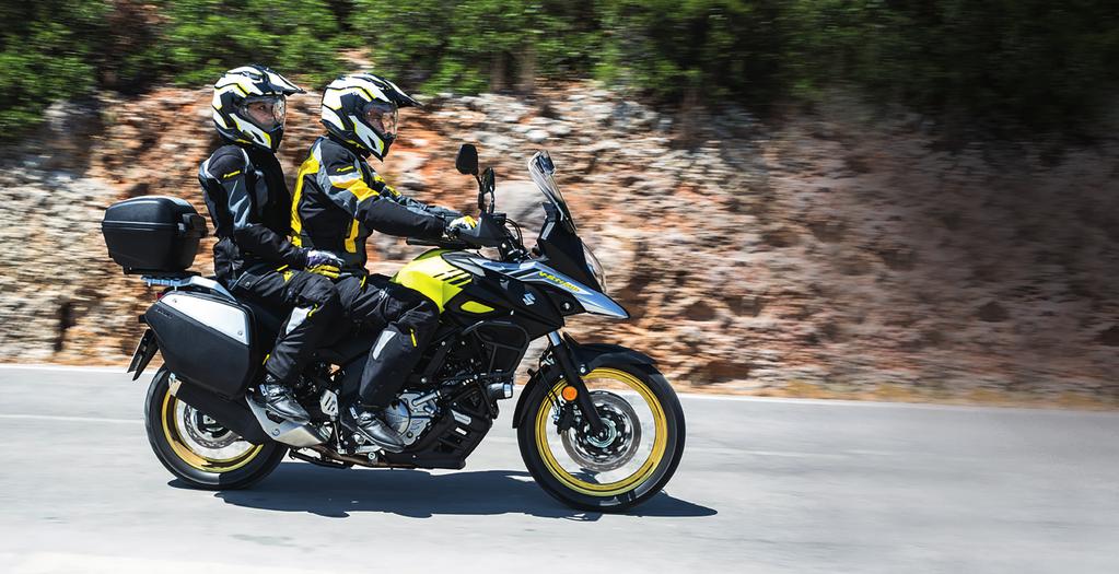 V-STROM 650XT Optimised Screen Design The windscreen has been extended 9mm upwards to reduce the windblast and buffering to the body, while the shape has been changed to control the wind flow rather