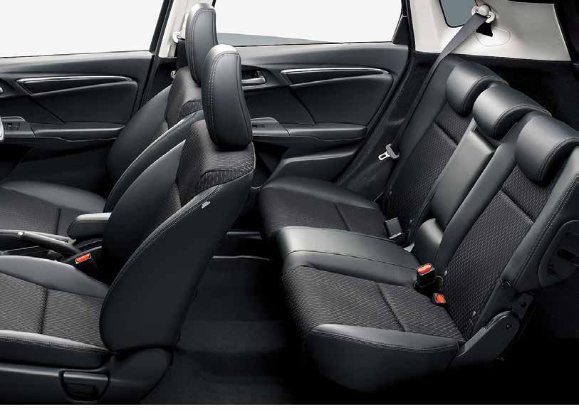 Tall mode Fold up the rear cushions to create a storage area that s perfect