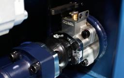 required: 33% less A dedicated hydraulic circuit enables the machine to begin (used oil) Motor The servo pump uses system feedback to dynamically control motor RPMs in real time.