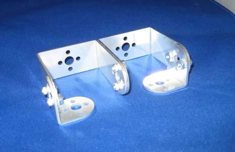 Then attach the L-brackets to each other as shown in the picture below using two screw-kep nut combinations.