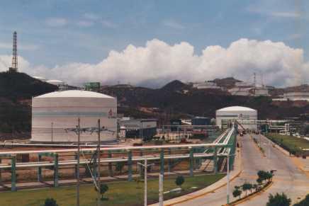 The system's eight petrochemical complexes produced a total of 6.2 million tons of petrochemicals during the year.