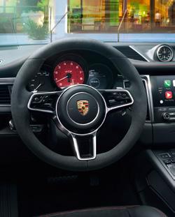 follows an established motorsport the interior of the Macan GTS. It perfectly principle: keep your hands on the wheel integrates the driver. All of the functions GTS interior package.