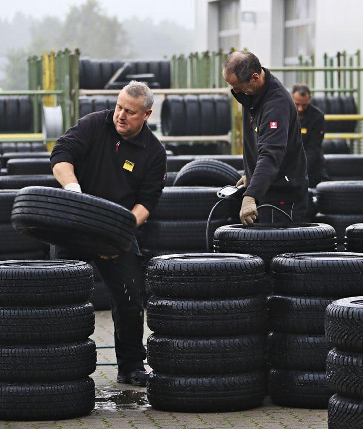 0 S 46 000 km 27 000 km Source: ADAC Tyre test trong brands make strong products which customers are willing to pay juicy prices for. That s how the market economy works.