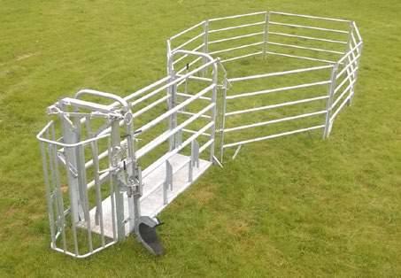 Portable Cattle Handling Mobile 8ft cattle crush with 3 point linkage for easy and quick moving Sections fold together for