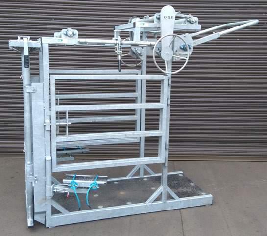 hoof trimming Mobile Hoof Pairing Crate Same operating system as standard crate Winch used for raising and lowering axle for transport Electric