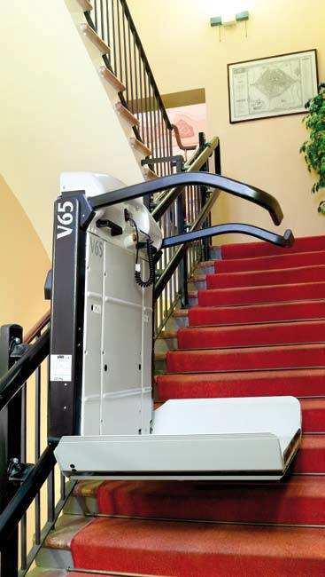 Flexible The IPL100c is available in three models: Standard with compact platform for installation on smallsized staircases and landings; Large with larger platform for wheelchairs with specific