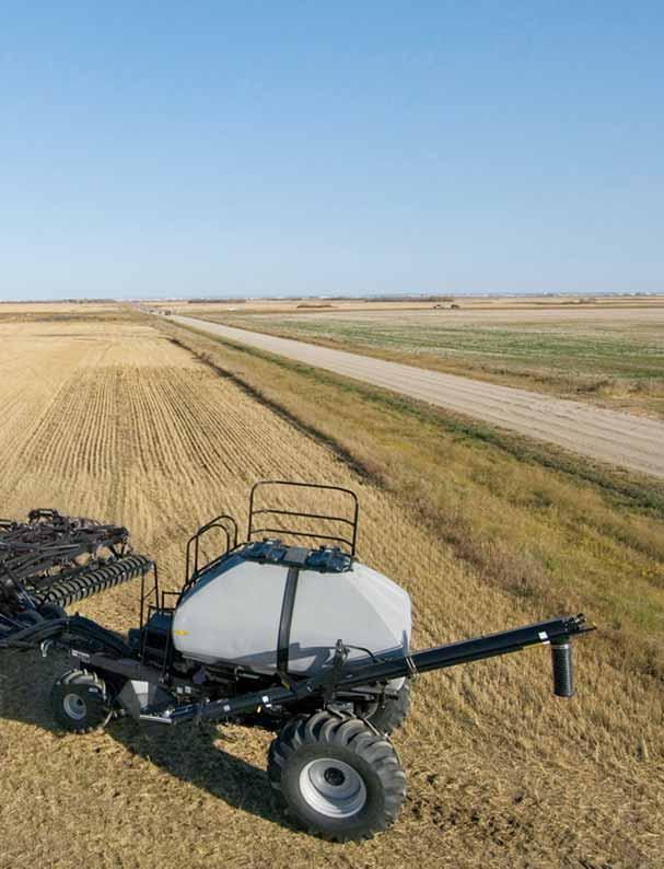 AIR CARTS 17 A big auger for the big cart lets you fill faster than ever. The 50 Series is equipped with a 254mm auger which has additional top controls and is balanced for fast, oneperson operation.