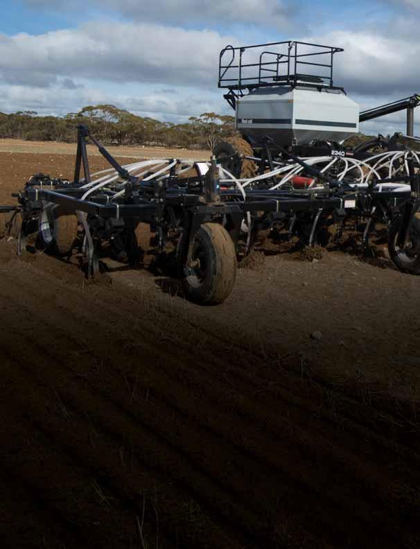18 PRECISION CULTIVATORS PRECISION CULTIVATORS FLEXI-COIL ST820 PRECISION TILLAGE Flexi-Coil s ST820 cultivator combines solid construction, durability and flexibility with incredible accuracy and