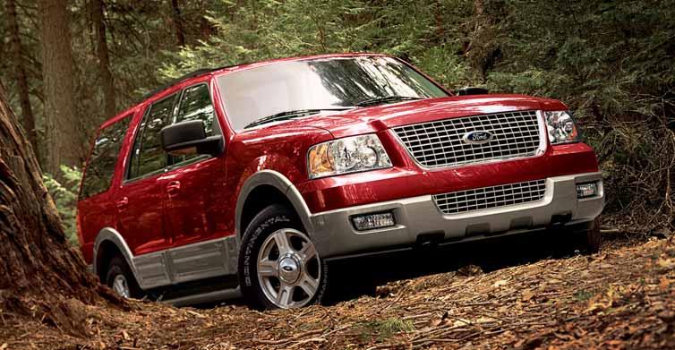 Fills you with a sense of powerful confidence. Every Ford Expedition is powered by the 5.4L Triton V8 engine with its efficient 3-valve head design.