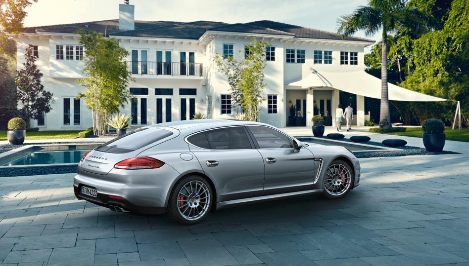 Exterior The Panamera Executive models 23 Your business models always were highly dynamic. Exterior. The Panamera models have long since proven that a sedan can also be a sports car.