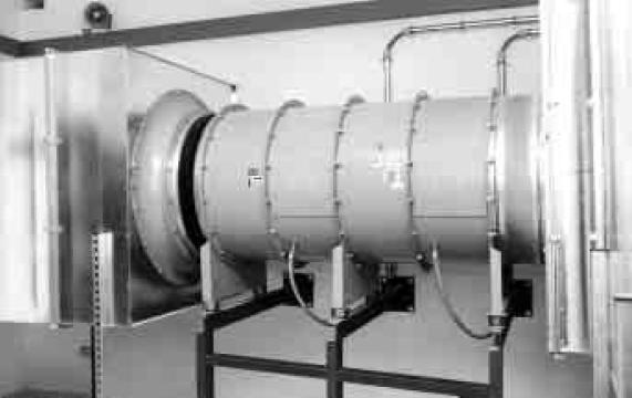VENTILATORJI (18.g) Ventilatorje se uporablja za mehansko oz. prisilno prezračevanje. V osnovi ločimo dve vrsti ventilatorjev in sicer aksialni in radialni ventilatorji.
