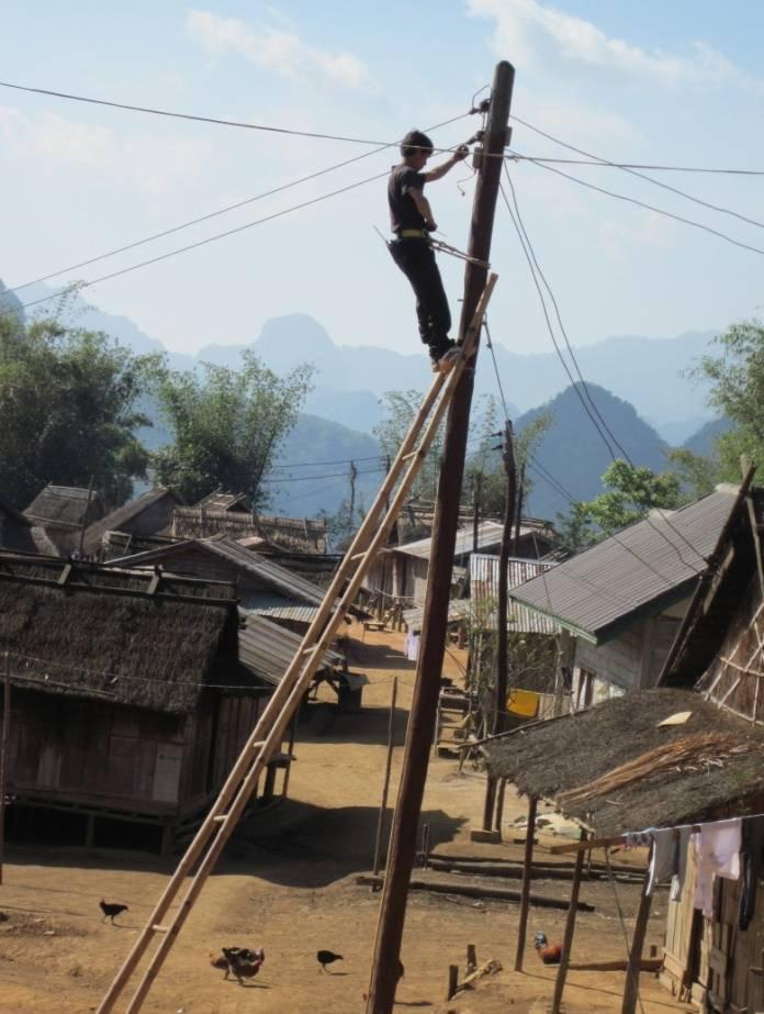 Brownfield Solar Retrofits: Myanmar Existing private mini-grid operators: o Example: Myanmar has 14,000+ villages with off-grid electricity Market approach already in place; ripe for more reliable