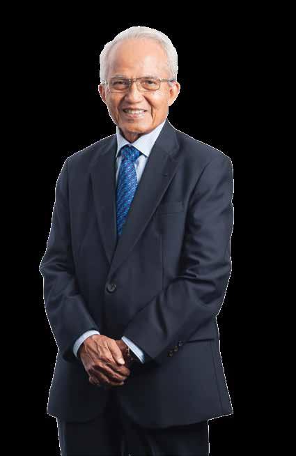 16 Boustead Holdings Berhad Annual Report 2016 Profile of Directors Dato Wira (Dr.