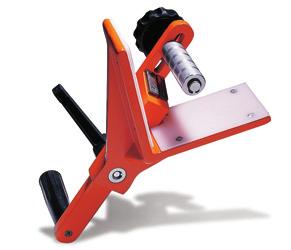 easy bevel of the pipe. SME 0 All models are supplied with: - Beveler body with blade.