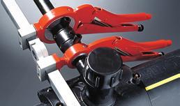 CLAMPS ALIGNER This professional tool is essential to hold pipes still and aligned during