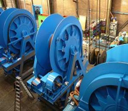 MOORING & ANCHOR WINCH FOR SEMI-SUBMERSIBLE RIGS Traction Winches Traction Winches incorporate two drums to provide