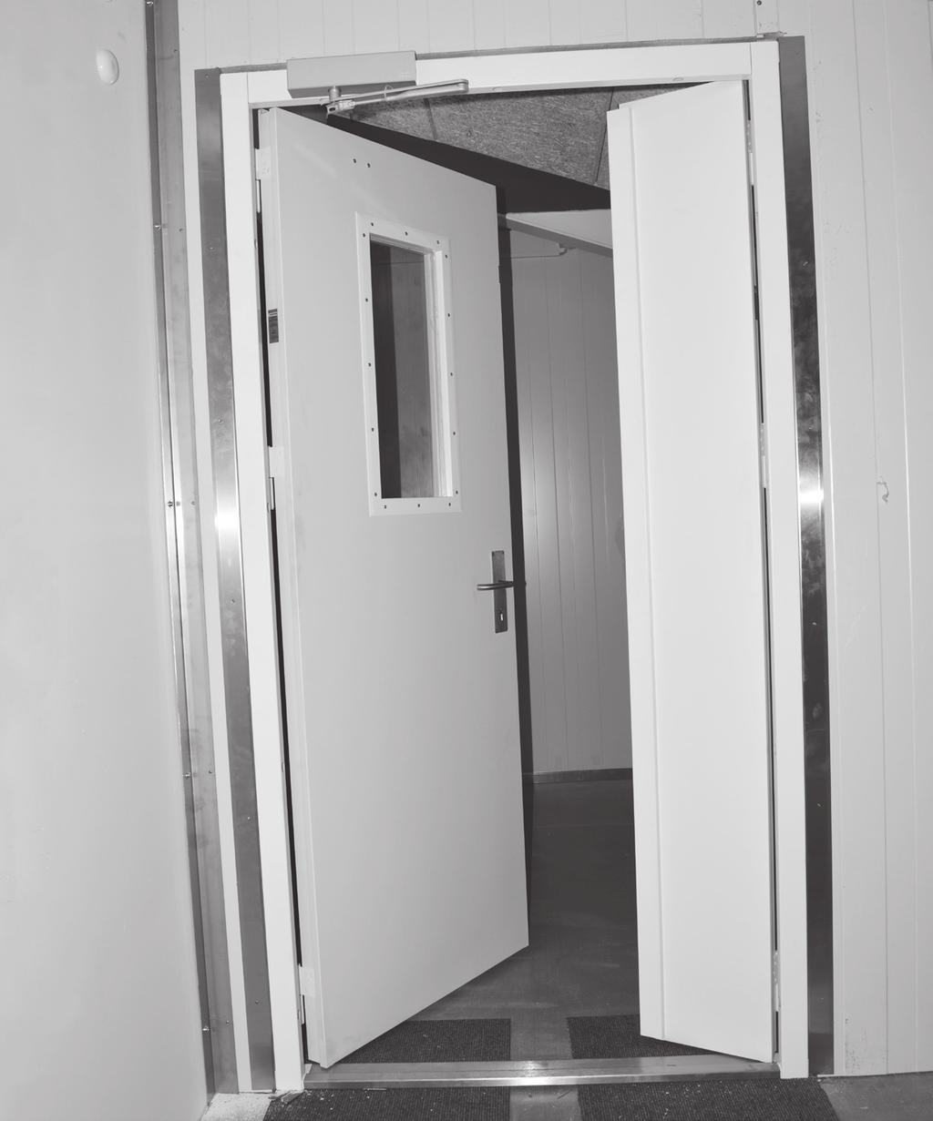 Hinged Doors - Industry, 62 mm TECHNICAL SPECIFICATIONS: MEASUREMENTS Max. W 1200 x H 2200 mm. INSULATION Inorganic material.