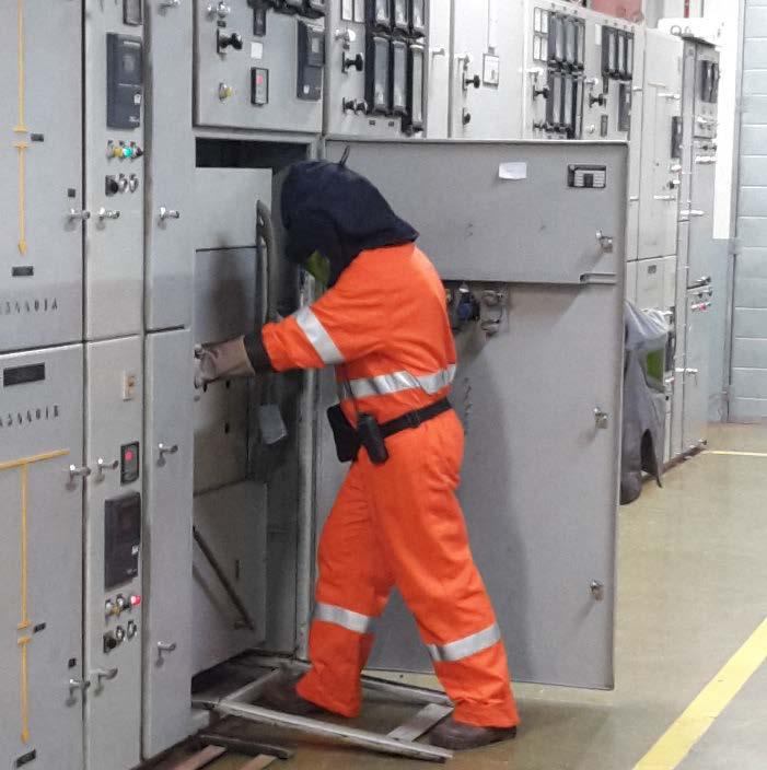 SWITCHGEAR OPERATING PERSONNEL SAFETY UPGRADE SOLUTIONS FOR AGED INSTALLED BASE Carlo GEMME Paola BASSI Giorgio MAGNO ABB - Italy ABB - Italy ABB - Italy carlo.gemme@it.abb.com paola.bassi@it.abb.com giorgio.