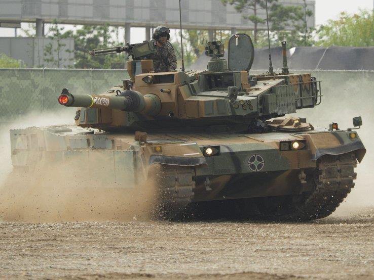 Black Panther on the prowl: Hyundai Rotem takes aim at the world stage with K2 MBT [Content preview Subscribe to Jane s International Defence Review for full article] The RoKA's K2 MBT is outfitted