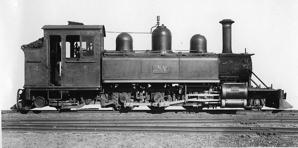 Baldwin Locomotive Works in the United States supplied the first two 2-6-2 tank locomotives in 1898 as well as parts for a further two locos.