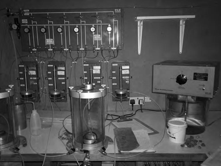 Test equipment fluid. The cell accommodates specimens of 70 or 100 mm diameter, with heights of up to twice the diameter. It is sometimes referred to as a flexible wall permeameter.