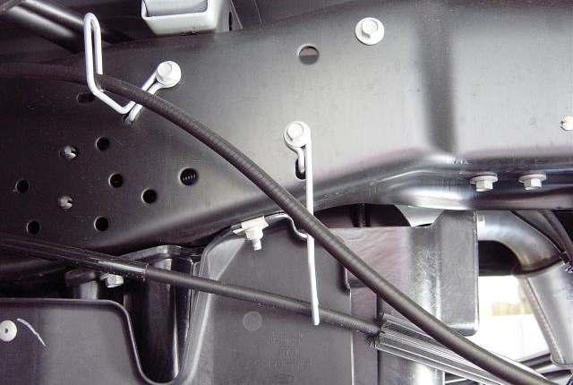 Illustration 17 Rivet U-Bolts REAR SUSPENSION 1) Chock front wheels. Raise the rear of the vehicle and support the frame with jack stands.