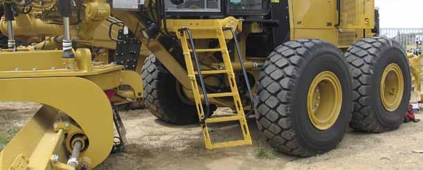 The compact nature of the RotorStep mount ensures the improved visibility, that is offered by the redesigned cab, is not compromised when the ladder section is raised during grader operation.