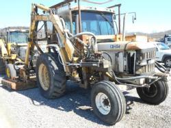 LMT2ABOOM MOWERLMT2A8985 TRACTOR COMES